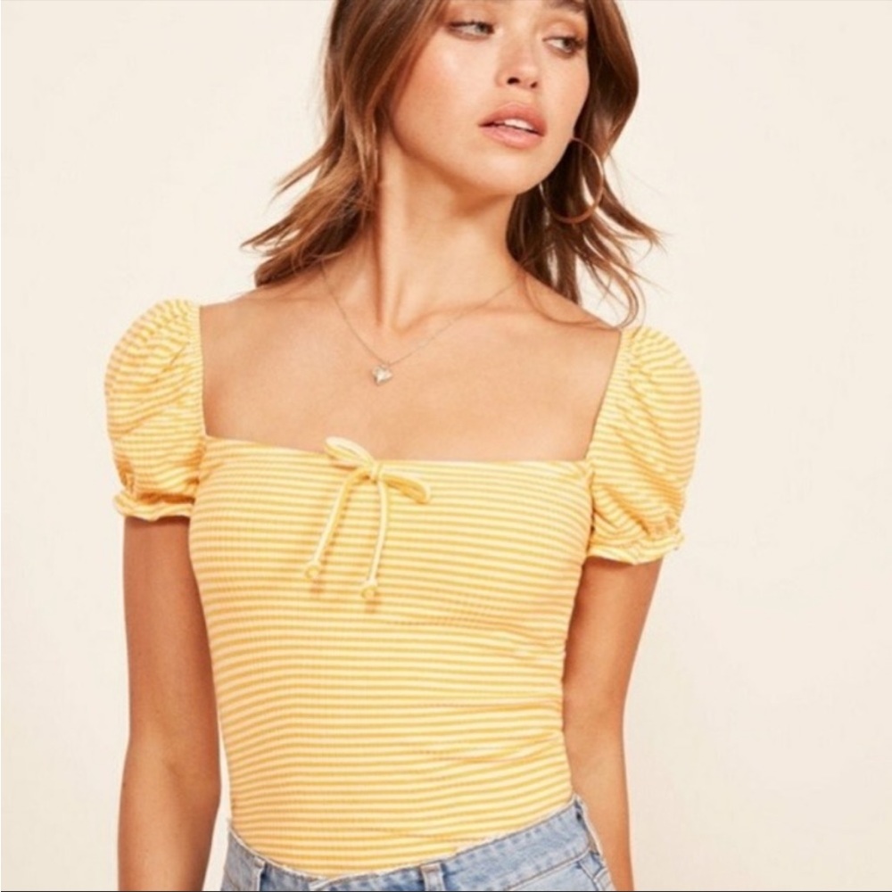 ✨Reformation Yellow Striped Puff Sleeve Tee✨